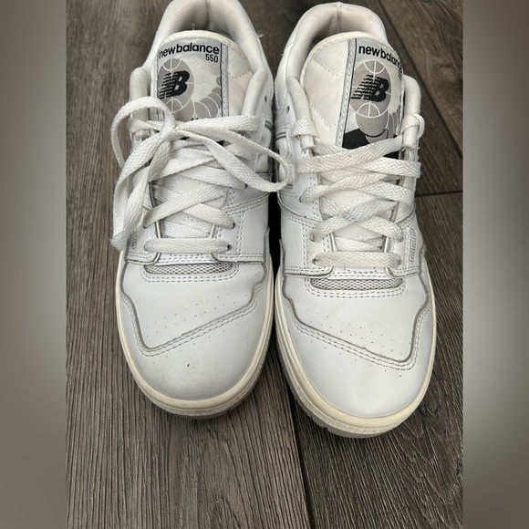 New Balance 550 White Women’s Size 7 – Classic Retro Basketball Sneaker - Picture 4 of 16